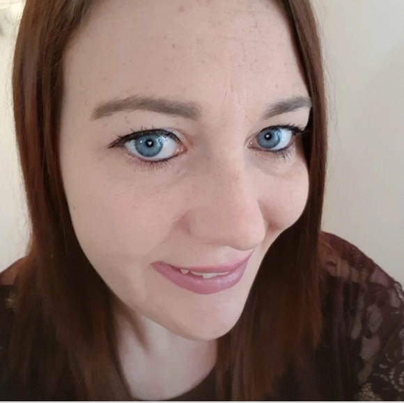 Meet your Posher, Emma - Picture 2 of 2